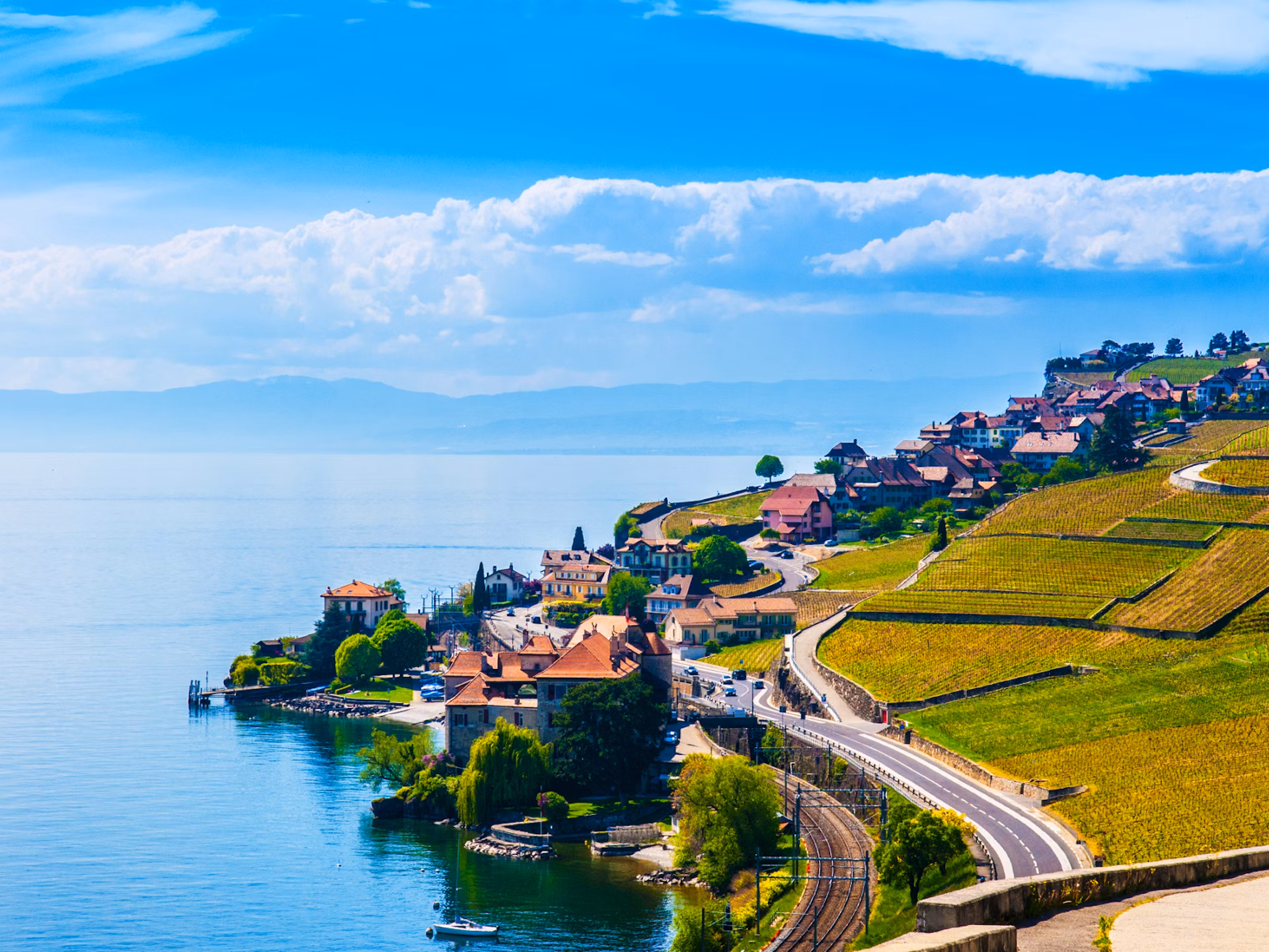 Lake_Geneva_Interlarken_Switzerland.avif
