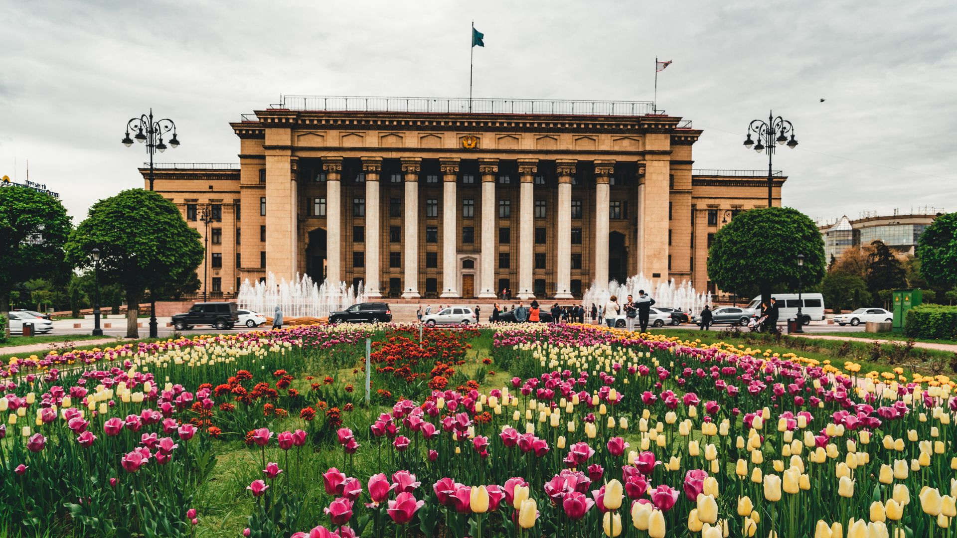 Almaty_Central_Park_Kazakhstan.jpg