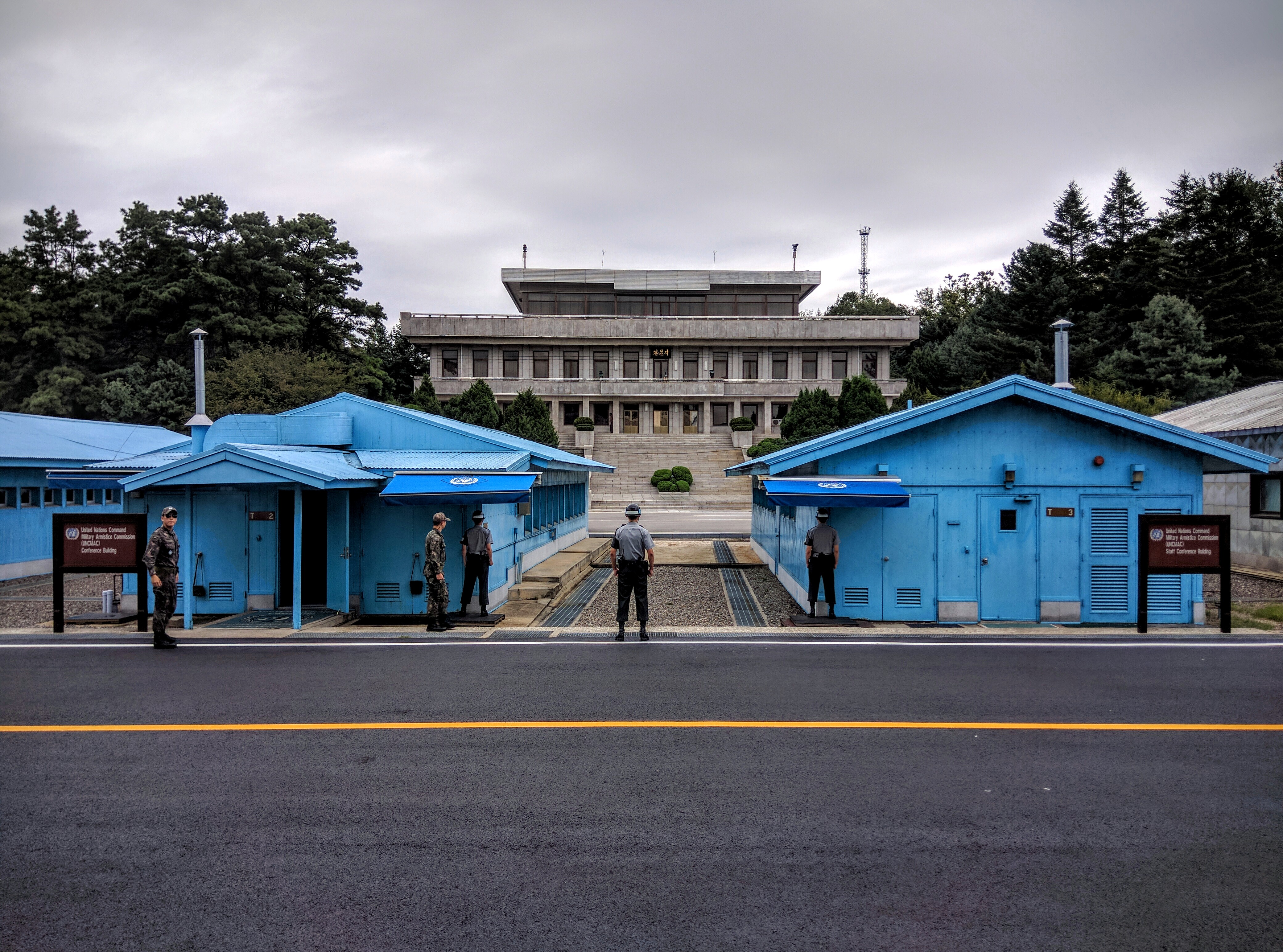 DMZ_Demilitarized_Zone_Seoul_South_Korea_vizvhUO.jpg