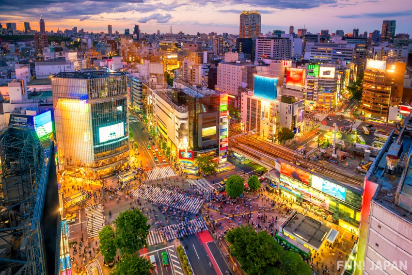 Shibuya_crossing_Drive-By_Exterior_Tokyo_Japan.jpeg