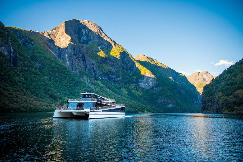 Oslo_Fjord_Cruise_Iceland.jpg