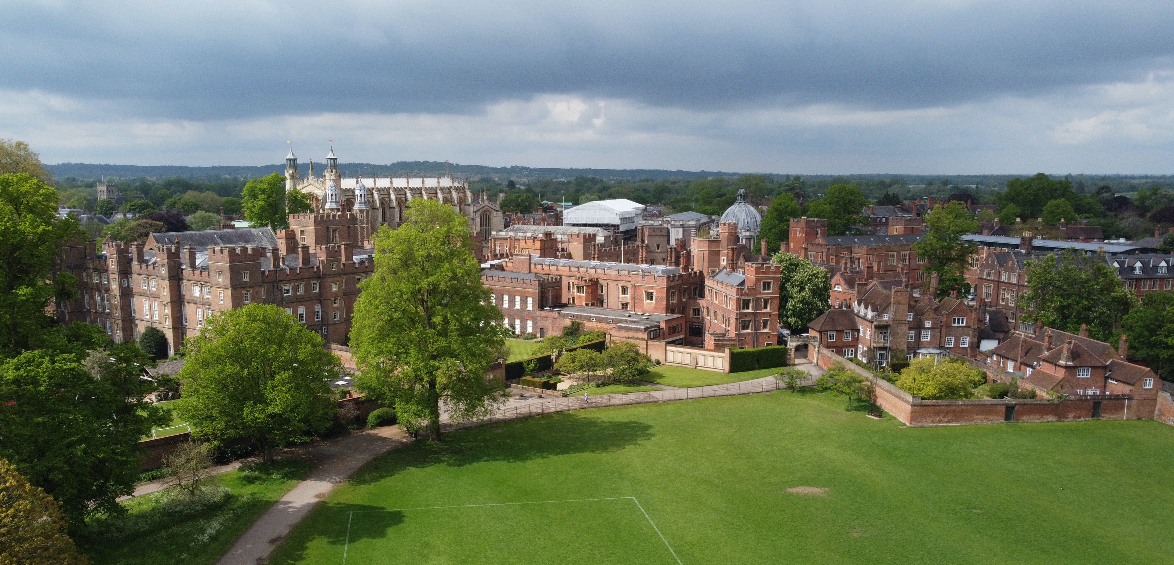 Eton_College_Windsor_UK_ymlCeT0.jpg