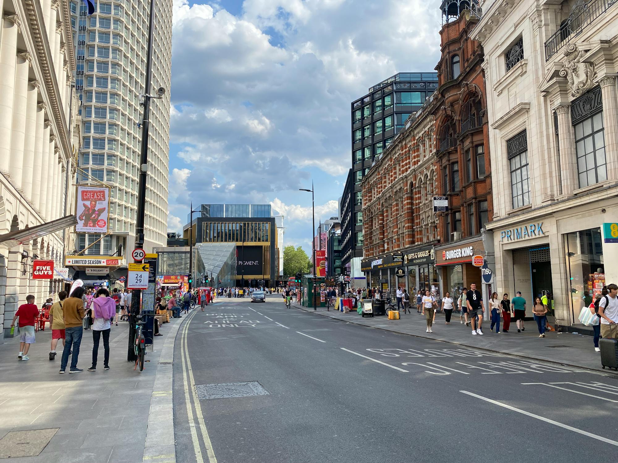 Oxford_Street_London_UK.jpeg
