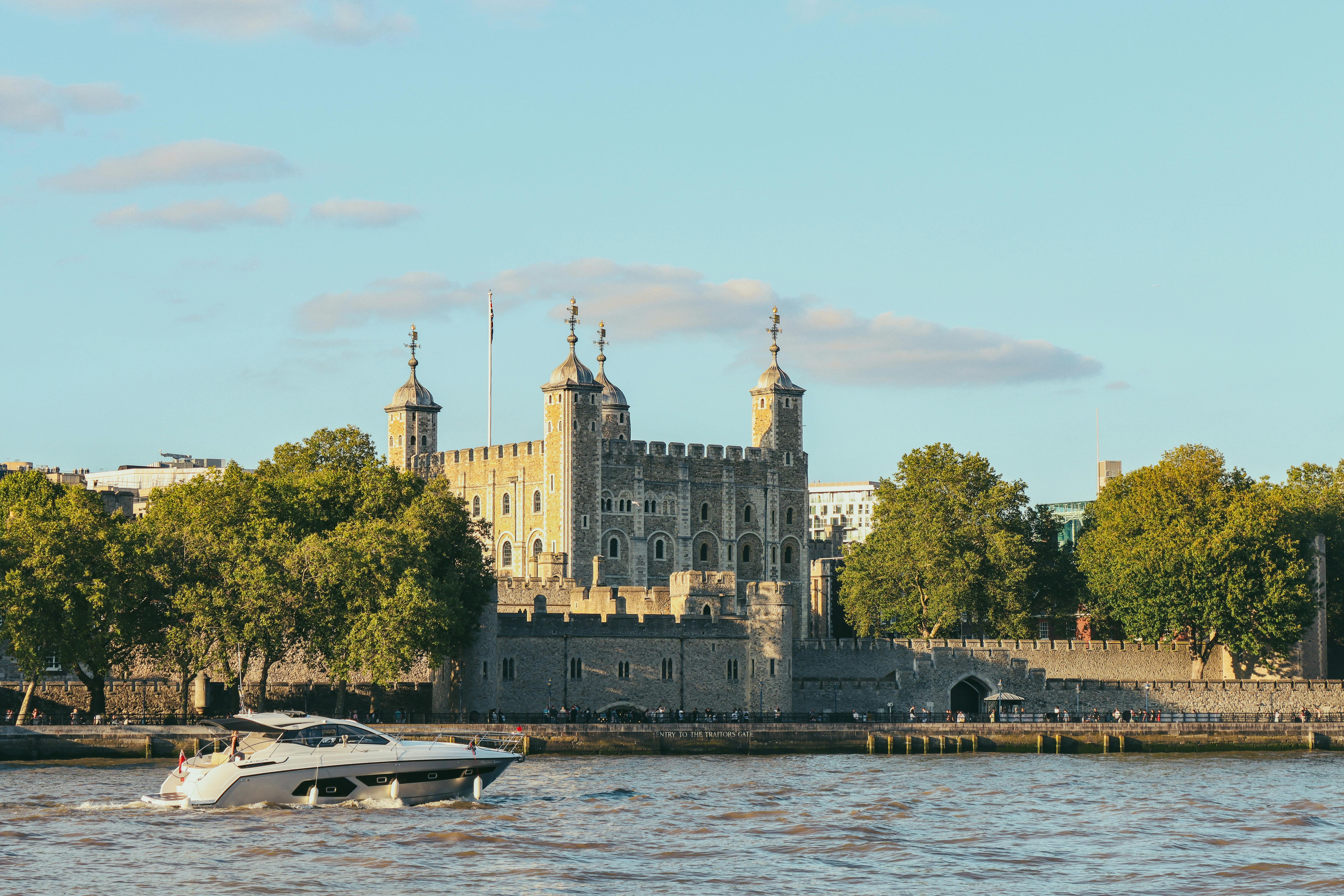 The_Tower_of_London_UK.jpg