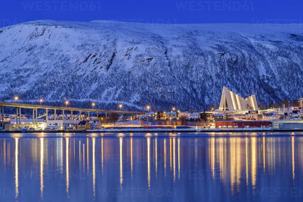 Tromso_Bridge_Night_view_Helisinki_Finland.jpeg