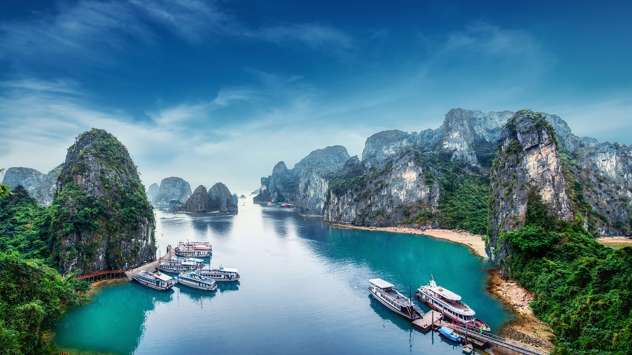Halong_Bay_.jpeg