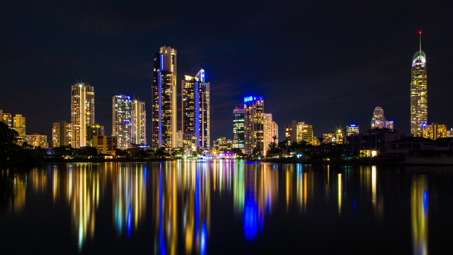 Gold_Coast_Night_Australia.jpg