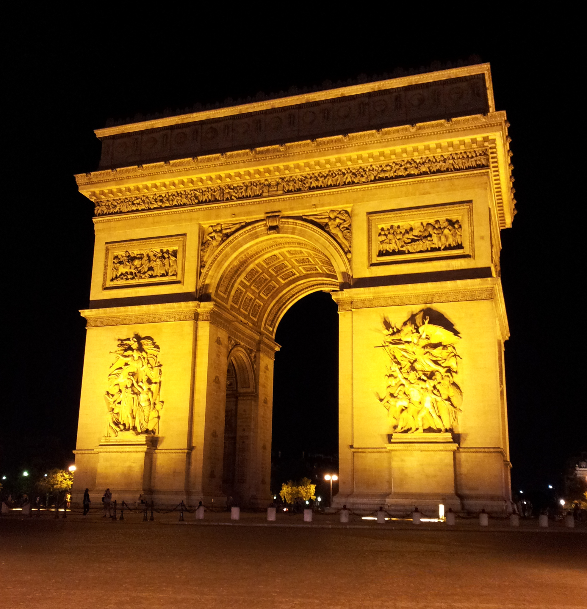 Arc_de_Triomphe_Paris.jpeg