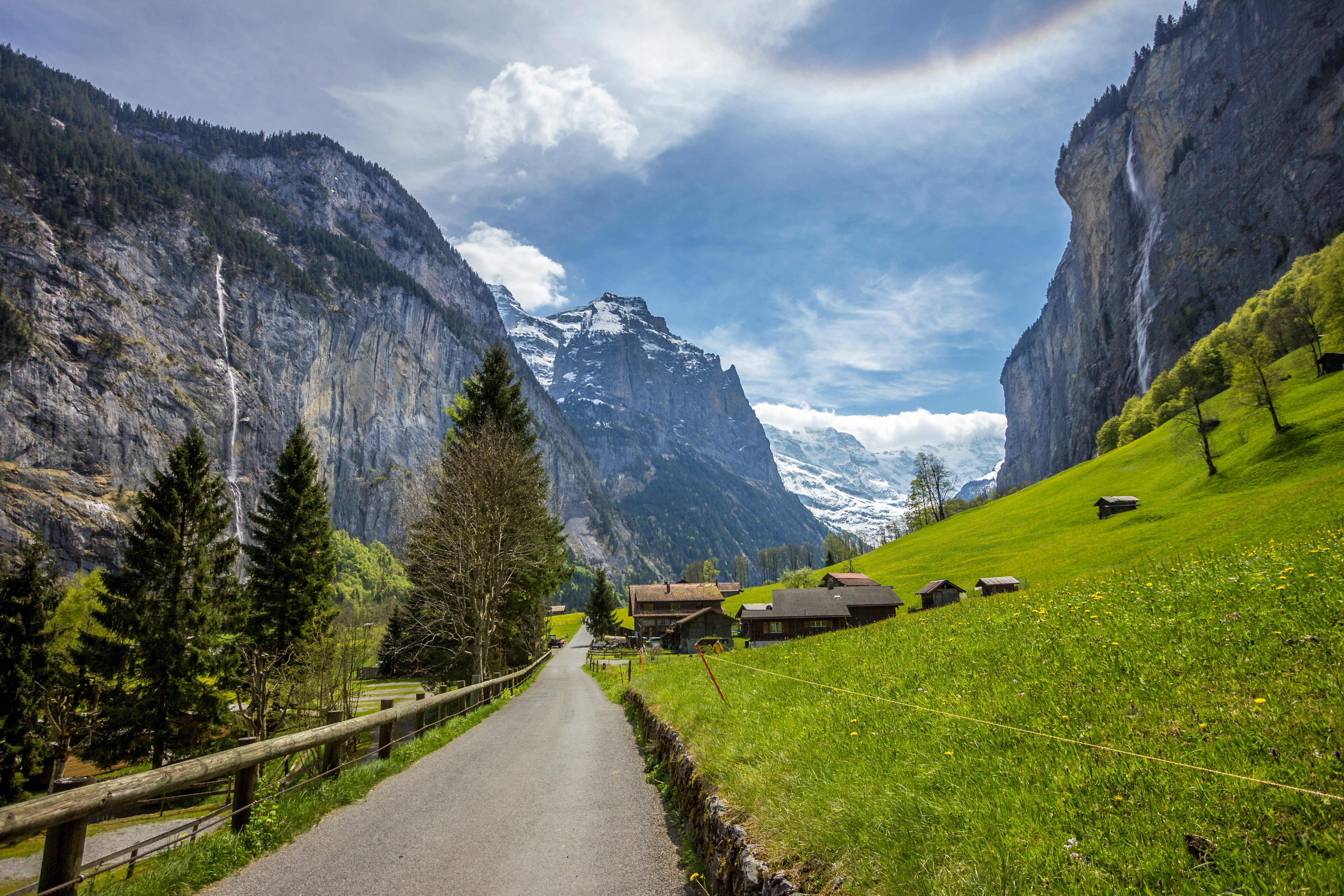 Lauterbrunnen_Valleyroadway_Switzerland.jpg