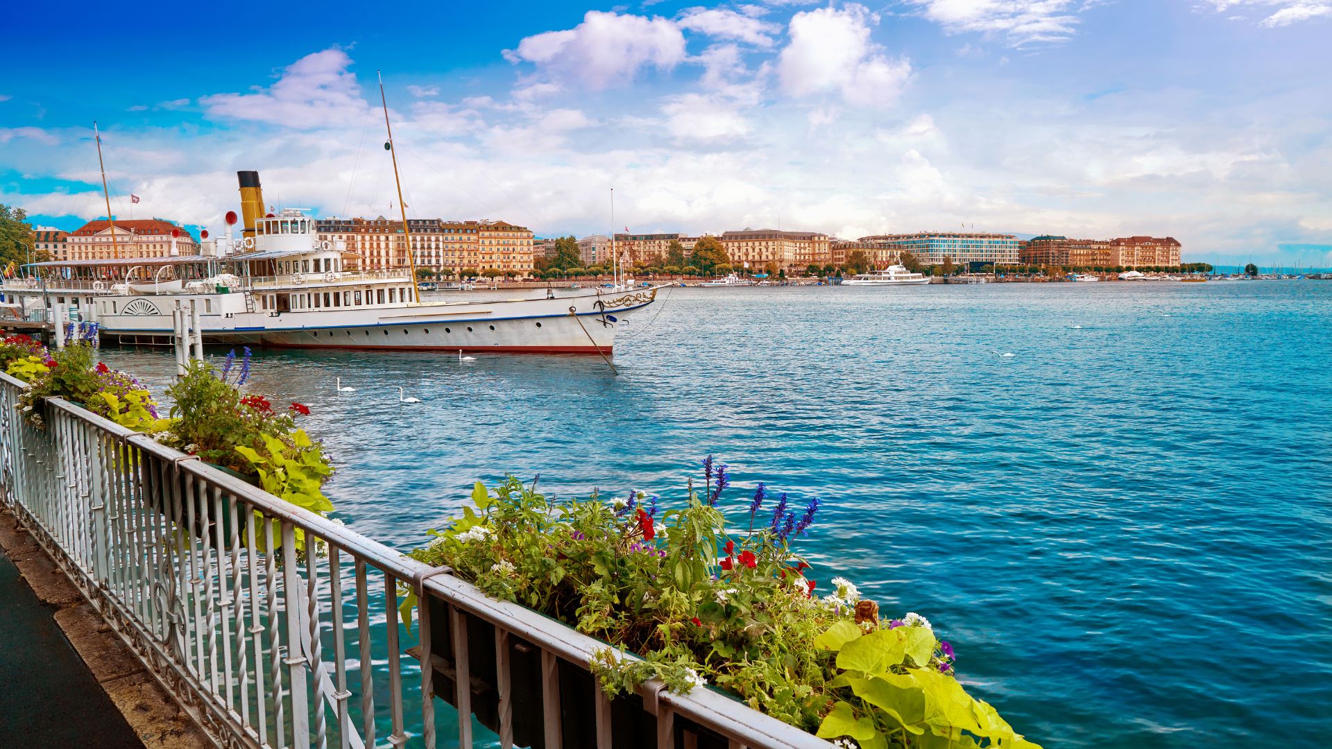 Lake_Geneva_Switzerland.jpg